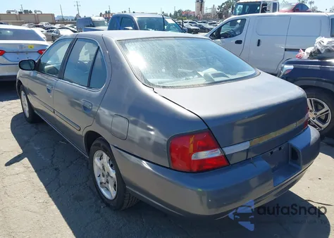 2001 Nissan Altima Gxe из США, поврежденный, VIN 1N4DL01DX1C208645